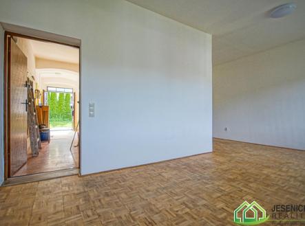 DSC08426-2.jpg | Pronájem bytu, 1+kk, 31 m²