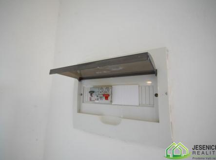 DSC08646-2.jpg | Prodej - malý objekt/garáž