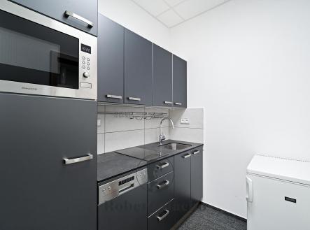 robert-macho-reality-pronajem-sdileneho-bydleni-u-plynarny-praha-12 | Pronájem bytu, 1+kk, 15 m²
