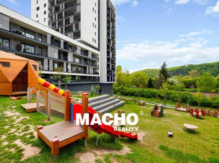 robert-macho-reality-pronajem-bytu-mezi-vodami-praha-08 | Pronájem bytu, 1+kk, 32 m²