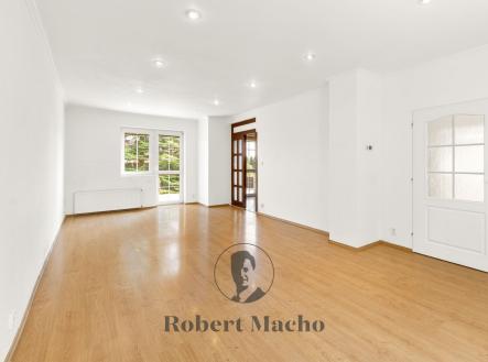 macho-reality-prodej-domu-cisovice-01 | Prodej - dům/vila, 208 m²