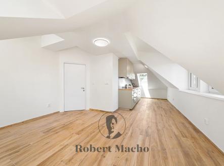 macho-reality-pronajem-bytu-5-kvetna-mnisek-01 | Pronájem bytu, 2+kk, 53 m²