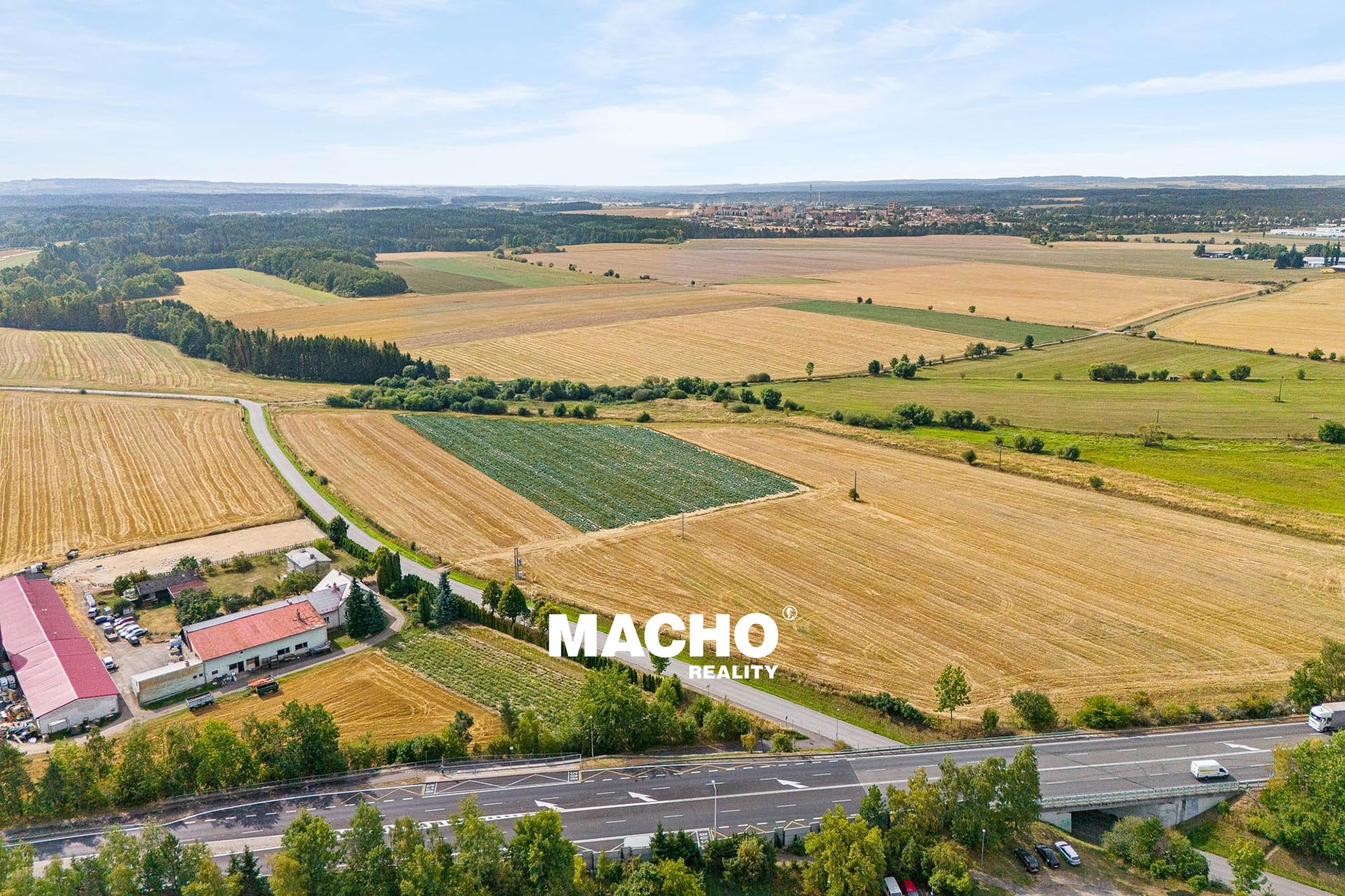 macho-reality-prodej-pozemky-mesice-06