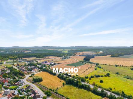 macho-reality-prodej-pozemky-mesice-08 | Prodej - pozemek pro komerční výstavbu, 37 000 m²