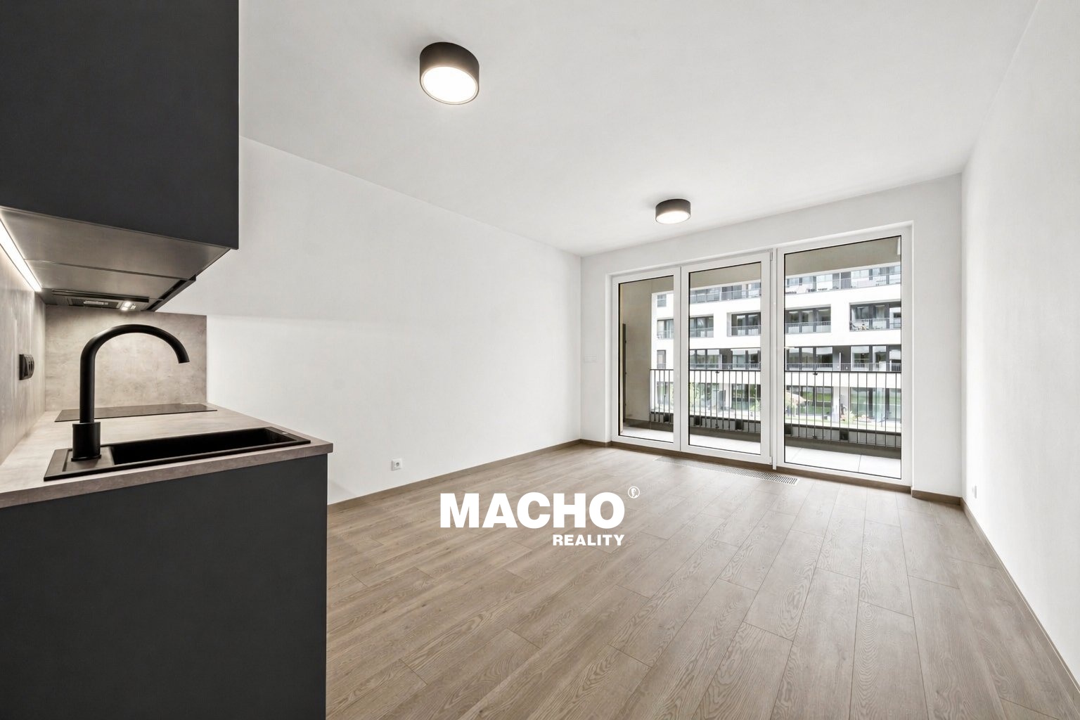 7093A210-BDCC-422C-8CDB-9383CB4A31DD