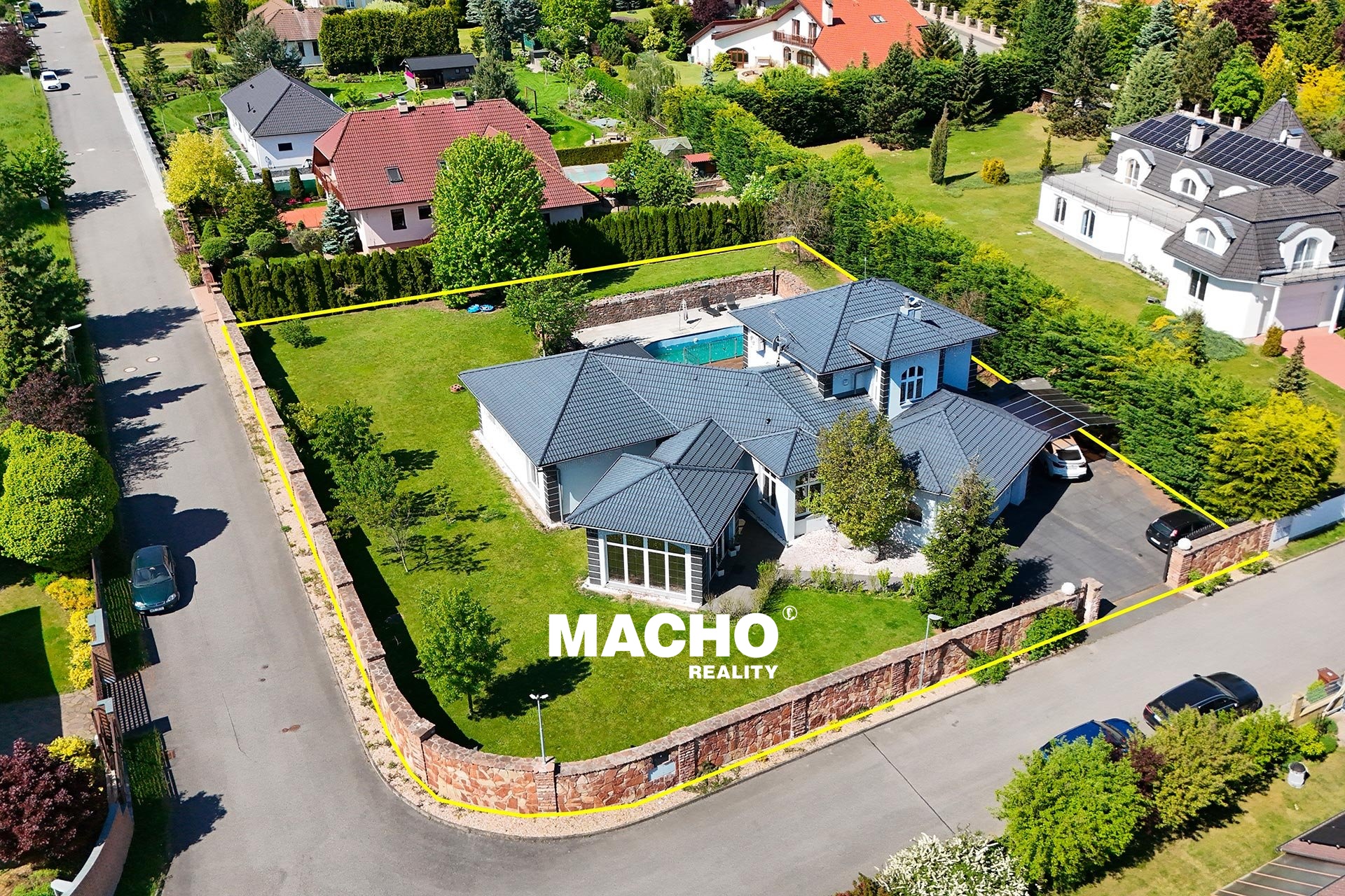 Prodej luxusní vily, 372 m² - Řitka, okr, Praha-západ