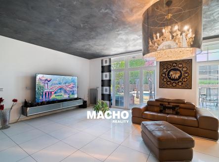 Prodej - dům/vila, 372 m²