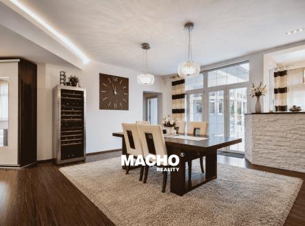 Prodej - dům/vila, 372 m²