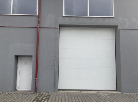 3 | Pronájem - komerční objekt, sklad, 104 m²