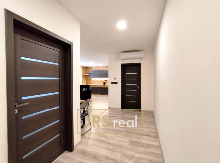 WhatsApp Image 2026-03-19 at 18.51.562 | Pronájem bytu, 2+kk, 60 m²