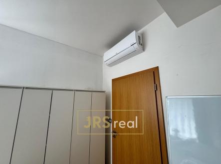 WhatsApp Image 2026-04-16 at 12.26.13 (10) | Pronájem bytu, 1+kk, 33 m²