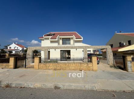 v1 | Prodej - dům/vila, 205 m²