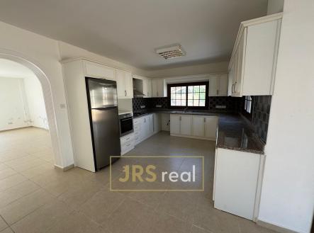 v10 | Prodej - dům/vila, 205 m²