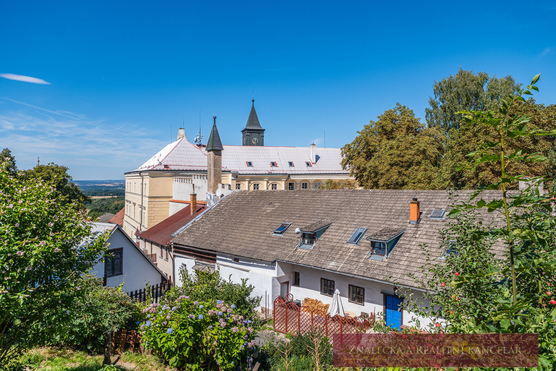 Chalupa 5+1 se stodolou, maštalí a zahradami v Radeníně