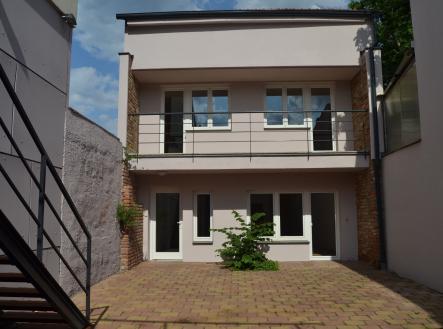klidný dům s atriem Soběšická | Prodej - dům/vila, 195 m²