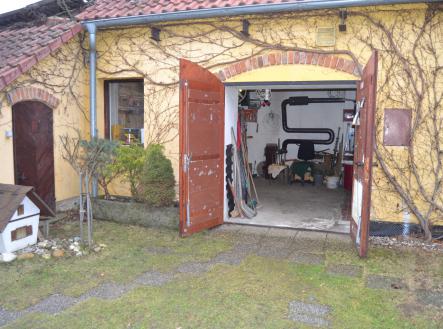 dílna, nebo garáž | Prodej - dům/vila, 250 m²