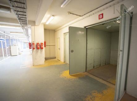 KULÍČEK Reality - Pronájem skladu - Nákladní výtahy | Pronájem - skladovací prostor, 92 m²