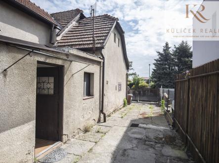 KULÍČEK Reality - Prodej RD - Vstup na pozemek | Prodej - dům/vila, 150 m²