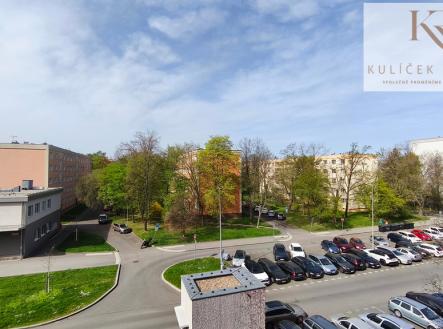 KULÍČEK Reality - Pronájem bytu - Pohled z okna | Pronájem bytu, 2+1, 56 m²