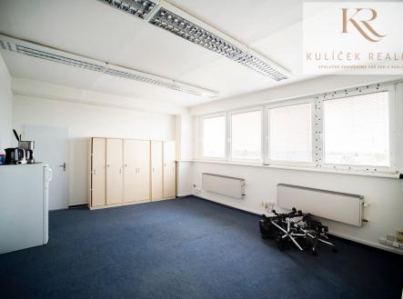 KULÍČEK Reality - Pronájem skladu - přidaná kancelář | Pronájem - skladovací prostor, 223 m²