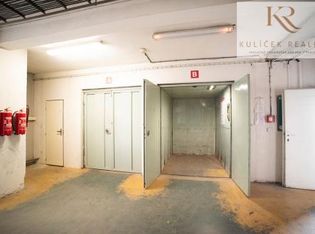 KULÍČEK Reality - Pronájem skladu - Výtahy | Pronájem - skladovací prostor, 223 m²