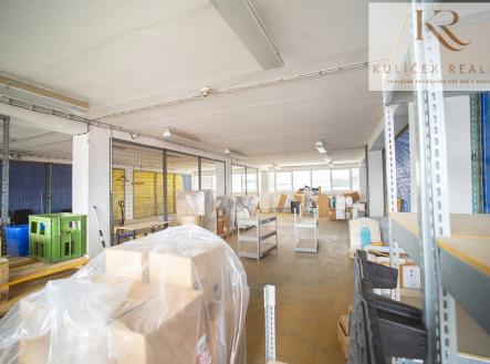 KULÍČEK Reality - Pronájem skladu - Přístup ke skladu | Pronájem - skladovací prostor, 127 m²