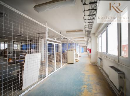 KULÍČEK Reality - Pronájem skladu - Přístup ke skladu | Pronájem - skladovací prostor, 127 m²