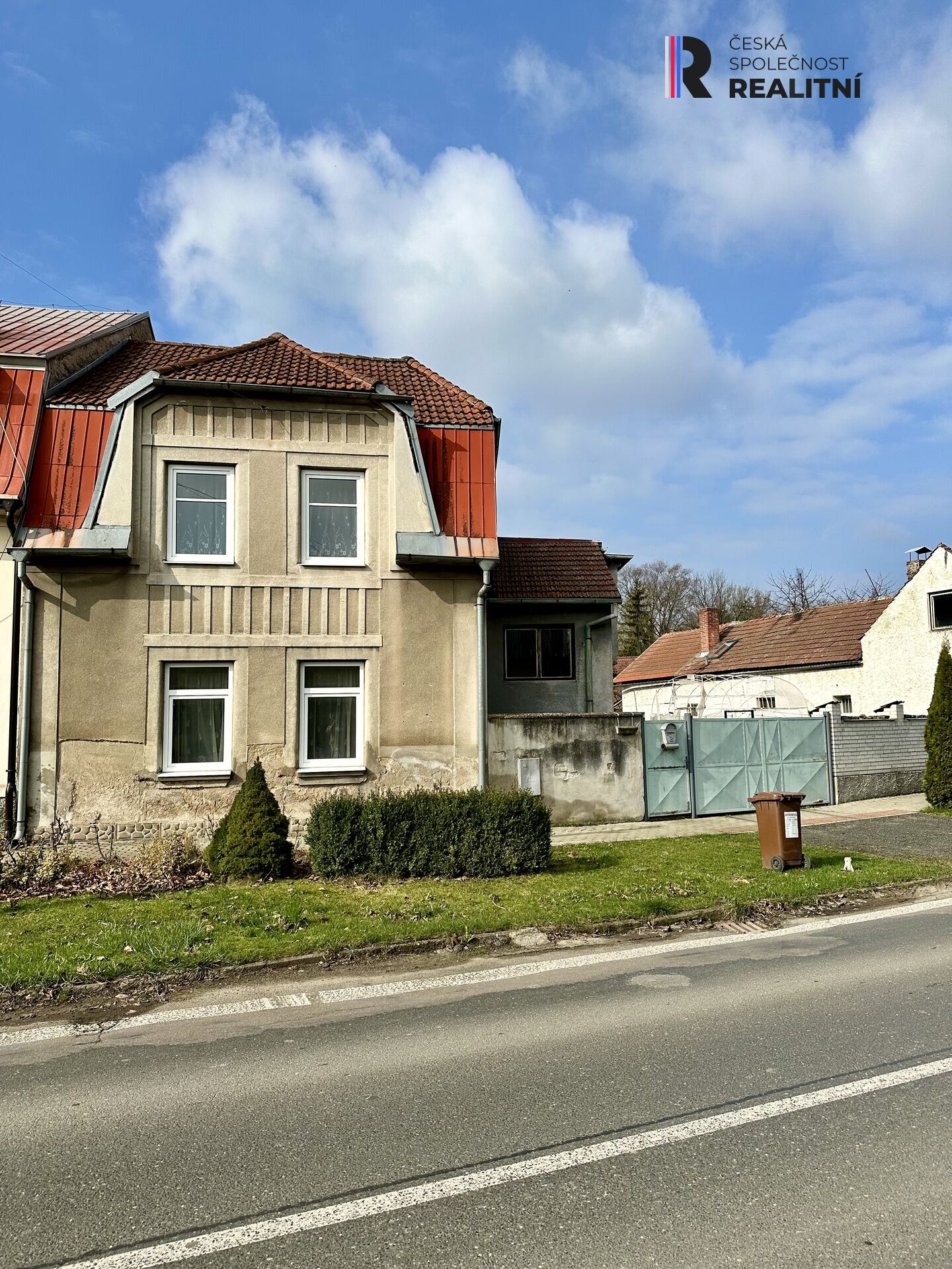 Prodej vícegeneračního, cihlového domu, obec Žehuň, okr.Kolín