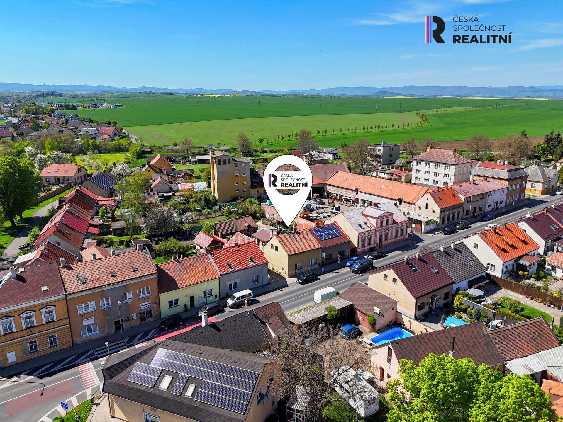 Prodej domu 3+1 k rekonstrukci. Centrum města, parkování, pozemek 435m2