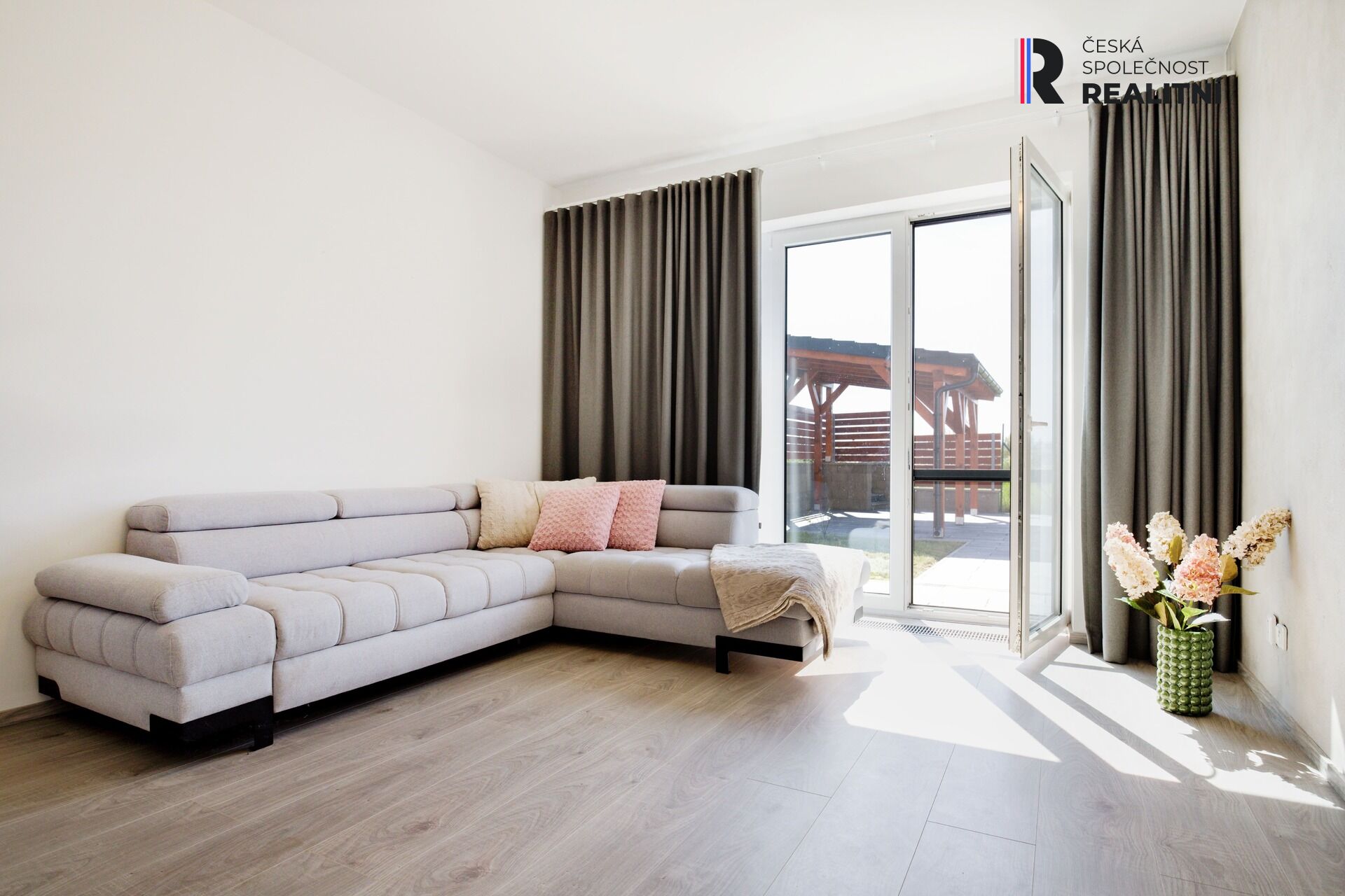 Prodej řadového RD, 5+kk, garáž, krajní dům. NOVOSTAVBA 2022