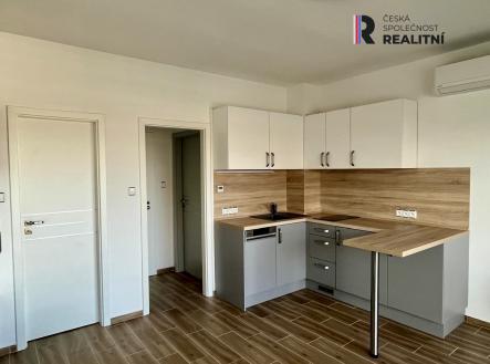 Pronájem bytu, 1+kk, 30 m²