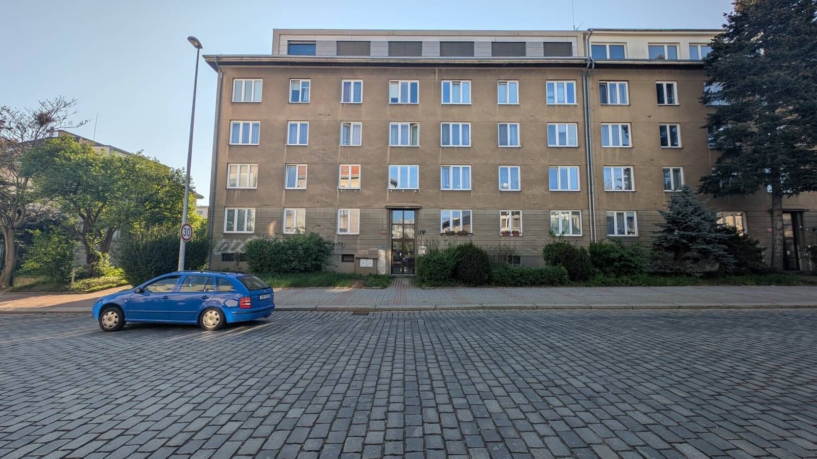 Prodej NP - kancelář, ul. Ke Strašnické, 56,4 m2