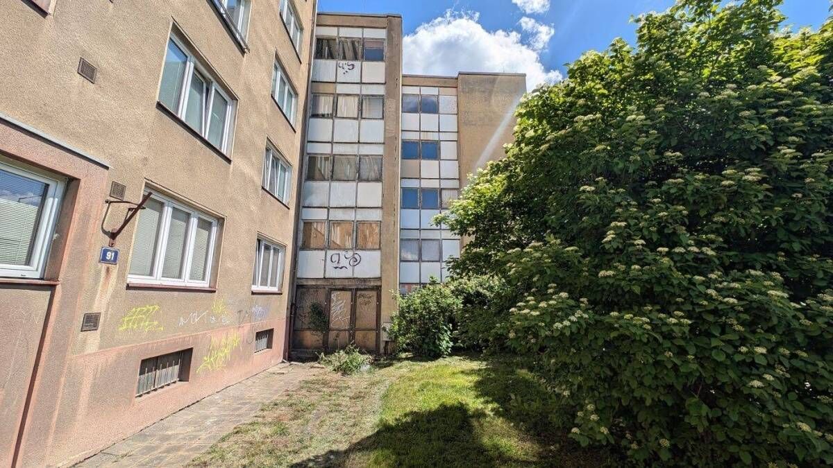 Soutěž na prodej pozemků a objektů bývalého bytového komplexu