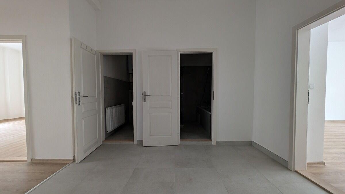 Nájem 3+1, ul. Dejvická 688/27, BJ 22, 112,85 m²