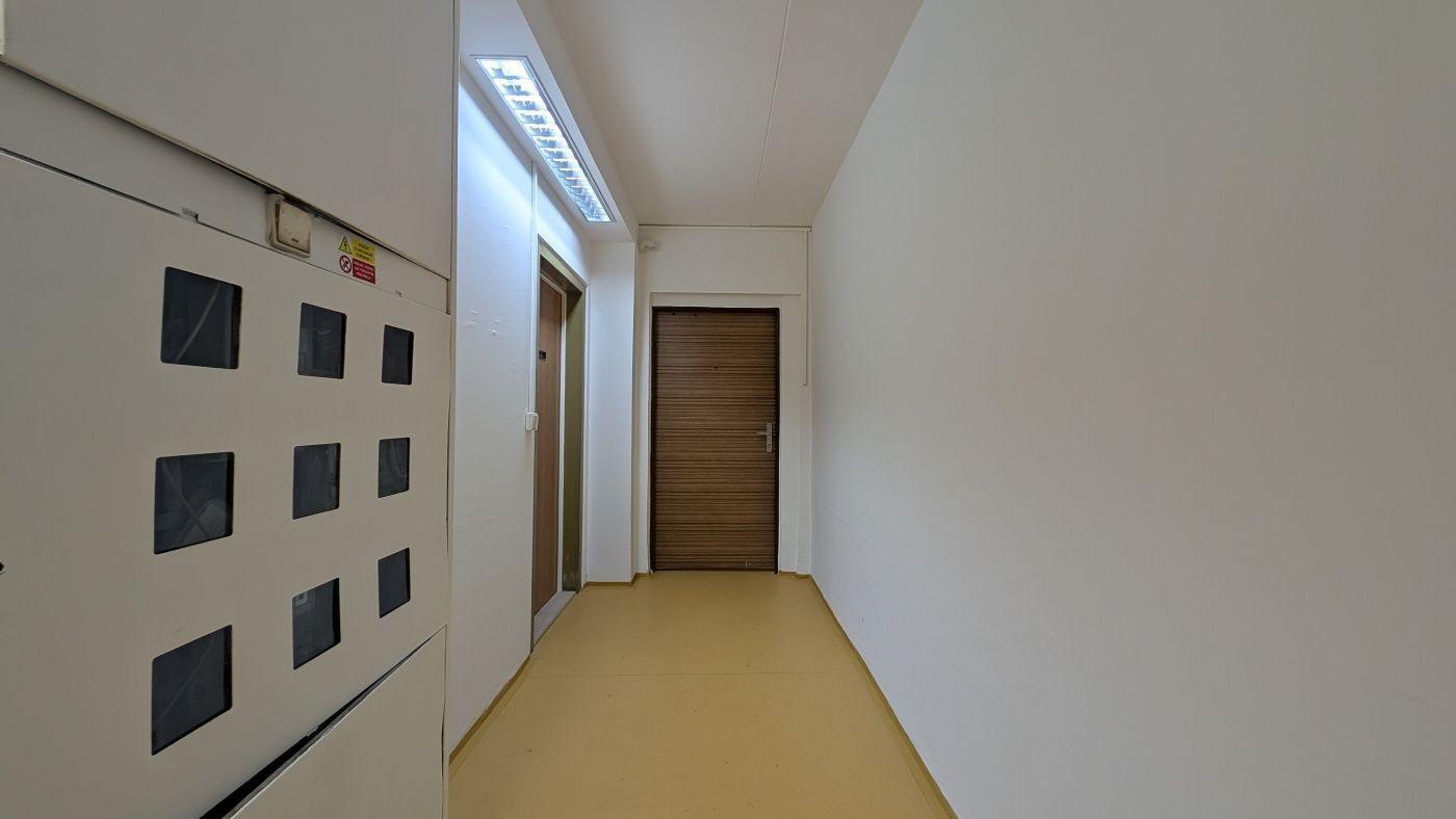 Nájem 2+kk, ul. U Valu 844/1, BJ 83, 45,92 m2