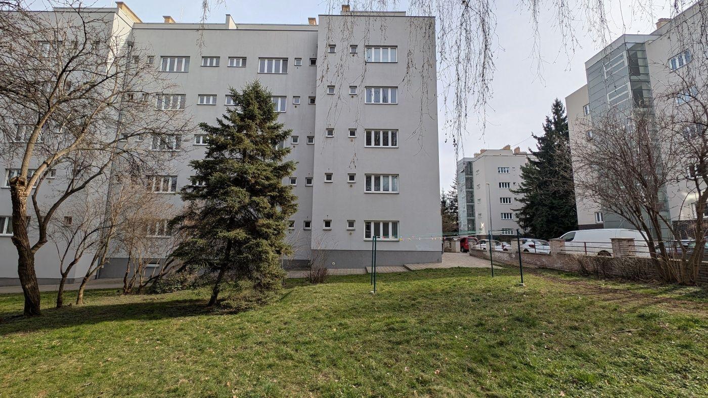 Nájem 1+1, ul. Nad Kajetánkou 42/4, BJ 4, 43,15 m2