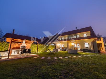 Prodej - nájemní dům, 429 m² obrázek