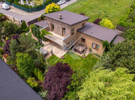 pohled z jihovýchodní strany | Prodej - dům/vila, 103 m²