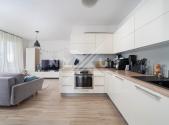 Pronájem bytu, 2+kk, 58 m²