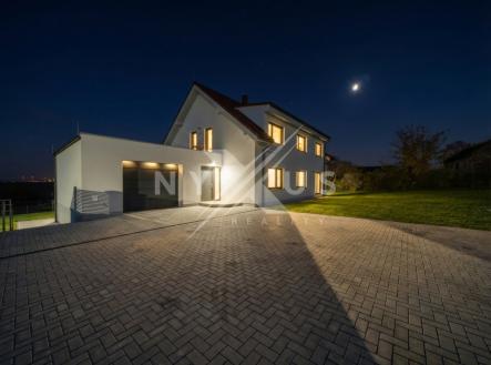 628f1094-9570-432b-b058-ba054e5df630.png | Prodej - dům/vila, 228 m²