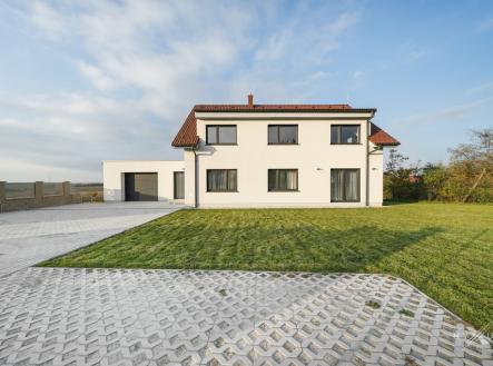 Prodej - dům/vila, 228 m² obrázek