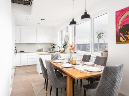 Obývací pokoj/jídelna s kuchyňským koutem | Prodej bytu, 6+1, 155 m²