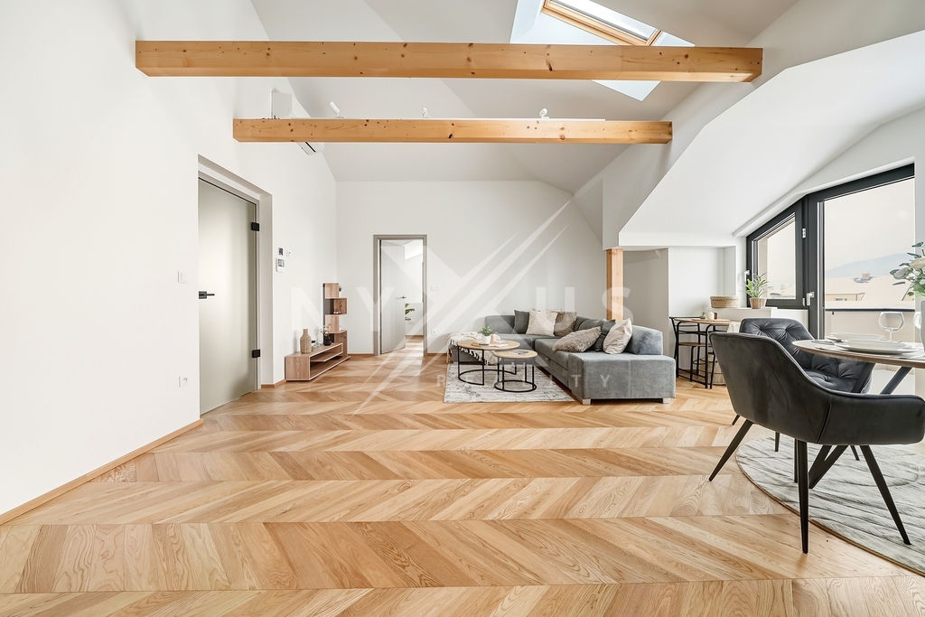 Obývací pokoj s kuchyňským koutem