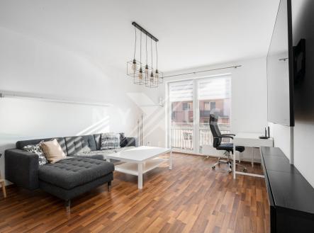 re-70-1.jpg | Pronájem bytu, 2+kk, 57 m²