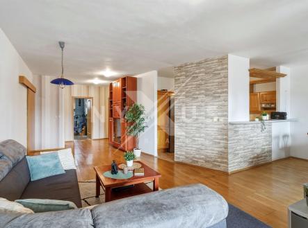 Obývací pokoj směrem ke kuchyni | Prodej bytu, 3+kk, 132 m²