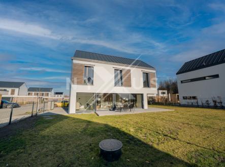 dsc01536-edit-1.jpg | Pronájem - dům/vila, 169 m²