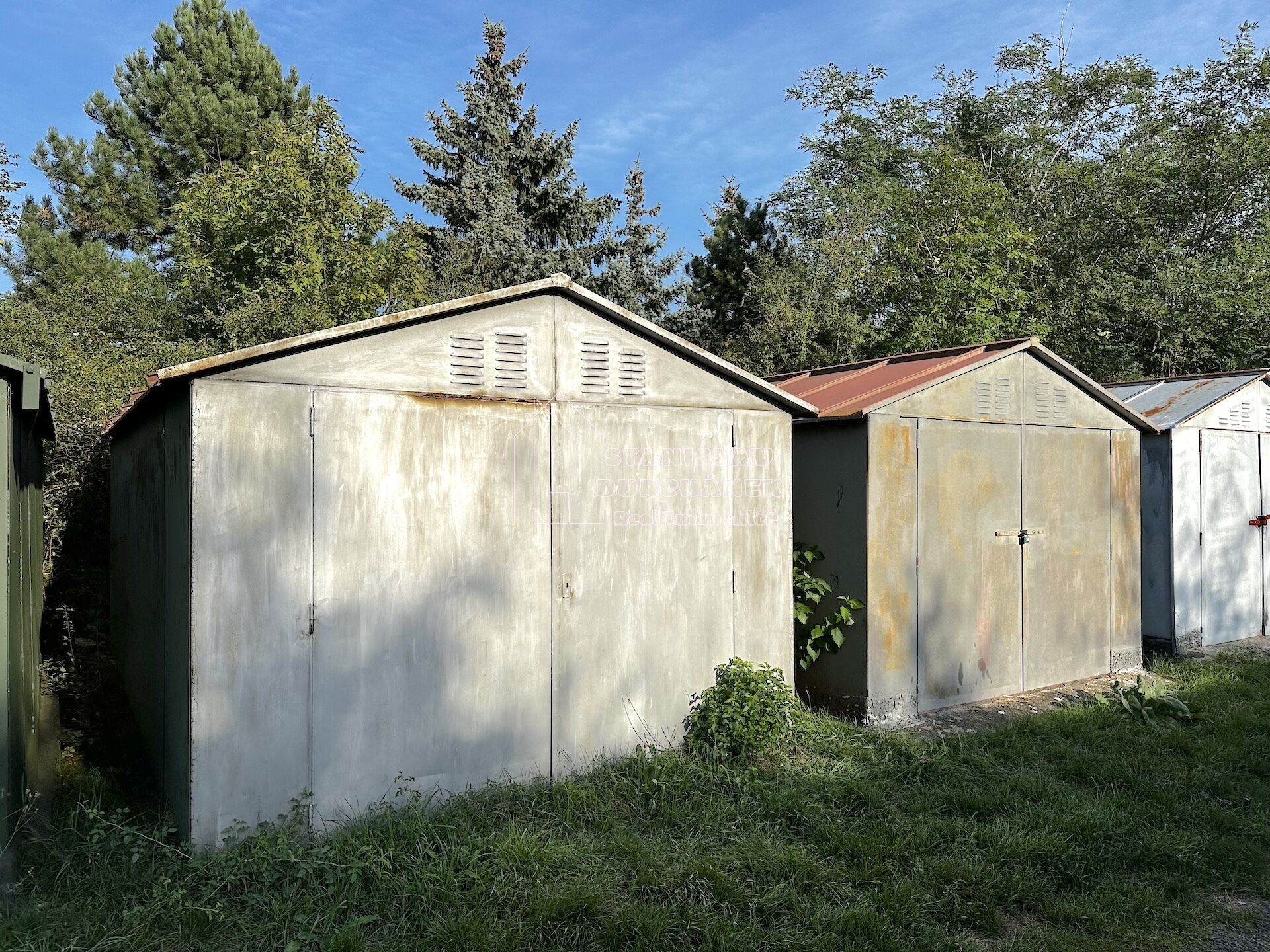 Garáž ke koupi, Husinec-Řež, ul. Hlavní