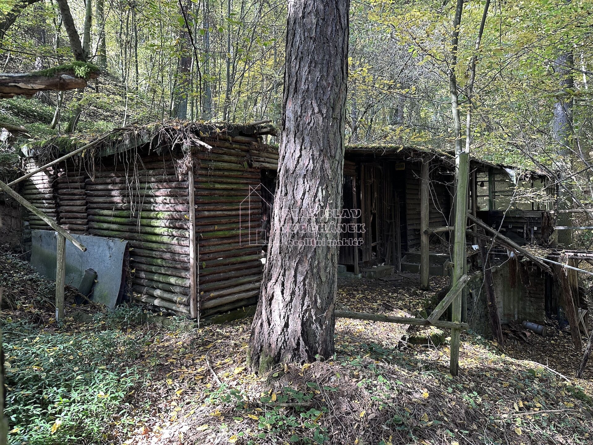 Chata 37 m2 k celkové rekonstrukci, Chyňava, Údolí oddechu, okres Beroun