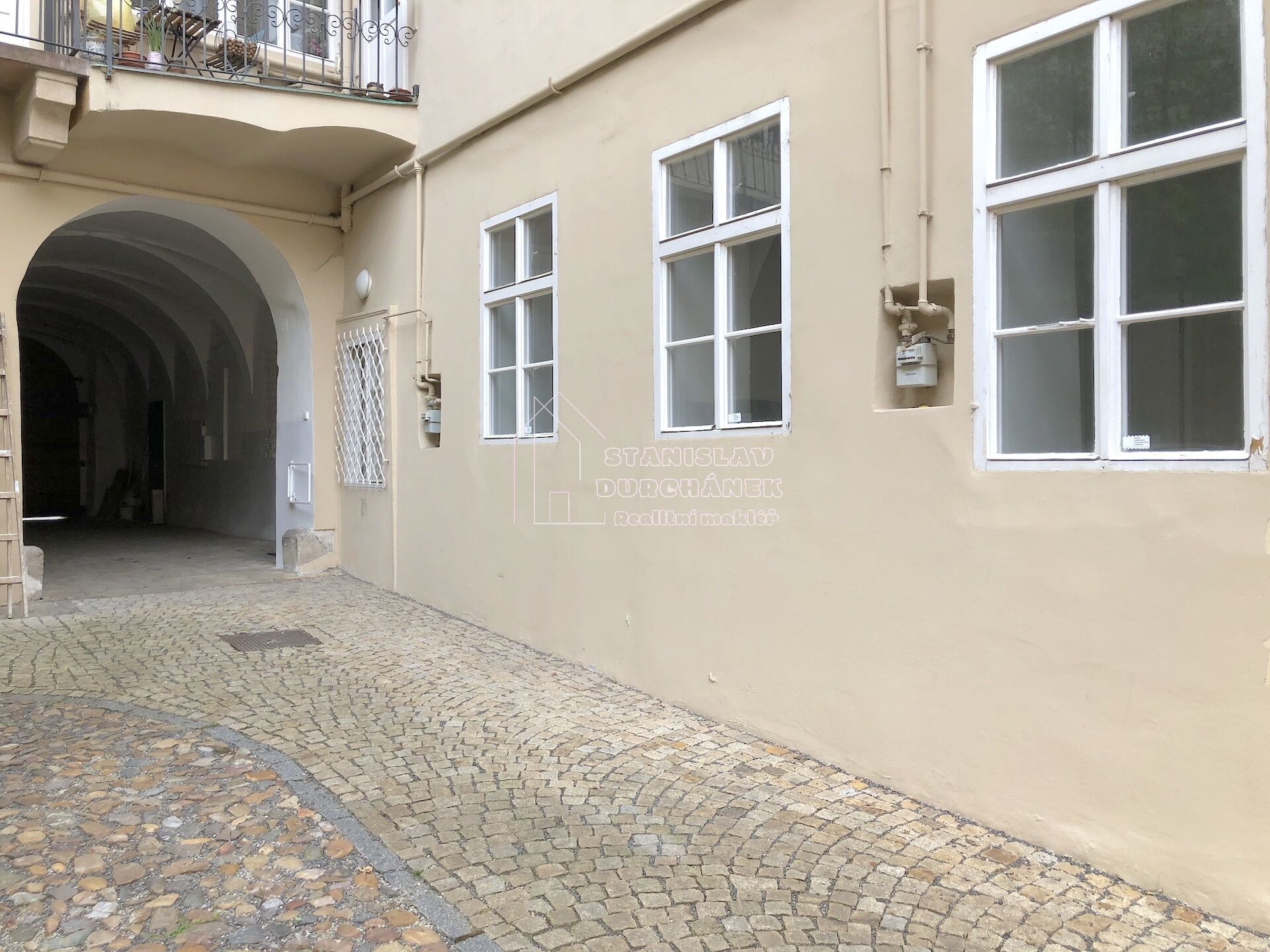 Pronájem kanceláře 62 m2, Praha 1-Malá Strana, ul. Karmelitská