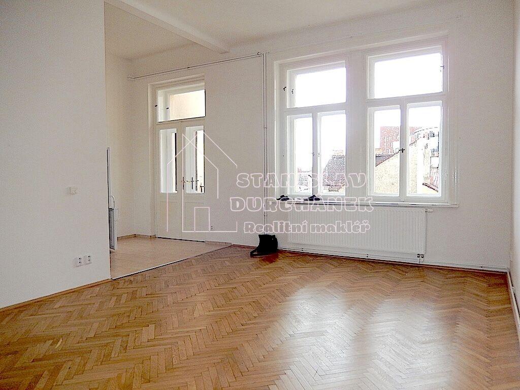 Pronájem prostorného bytu 2+kk, 85 m2 + balkon 2 m2, Praha 8-Karlín, ul. Sokolovská